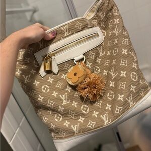 Louis Vuitton Beige and Cream Shoulder Bag